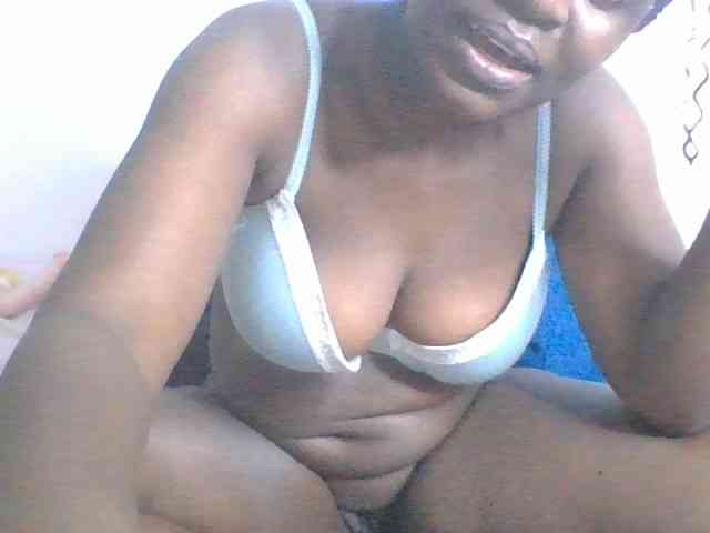 Freaky-ebonie webcam