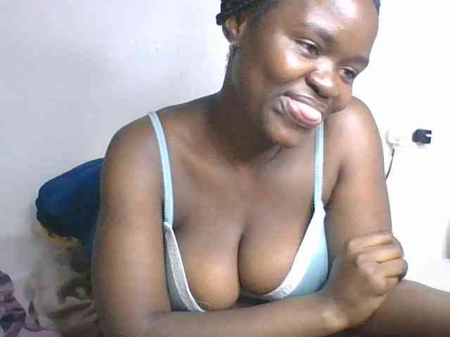 Freaky-ebonie webcam