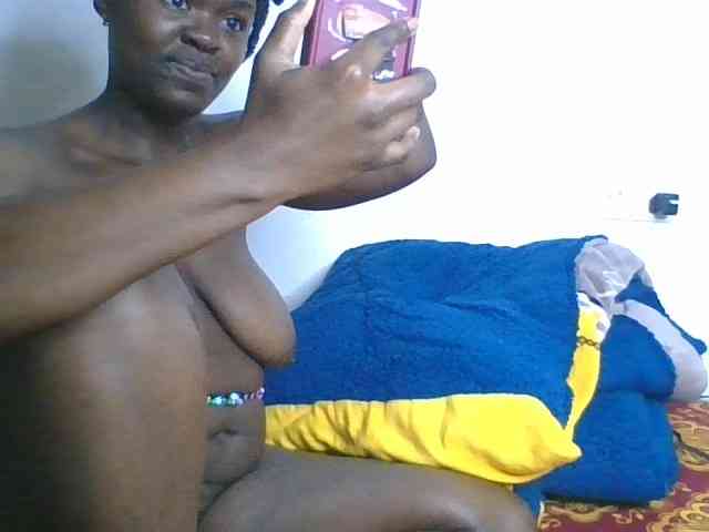 Freaky-ebonie webcam