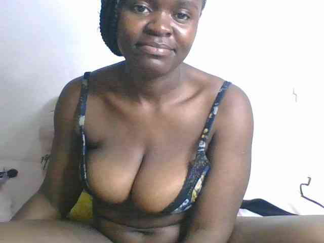 Freaky-ebonie webcam