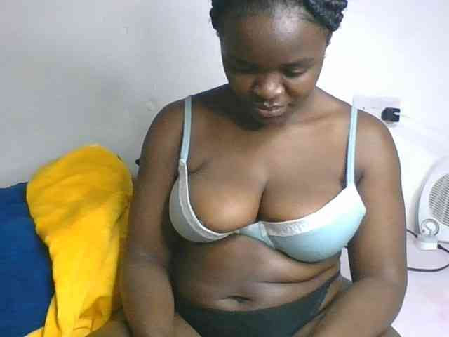 Freaky-ebonie webcam