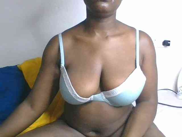 Freaky-ebonie webcam