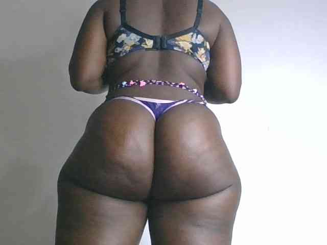 Freaky-ebonie webcam