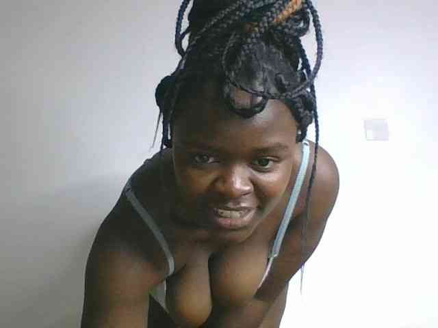 Freaky-ebonie webcam