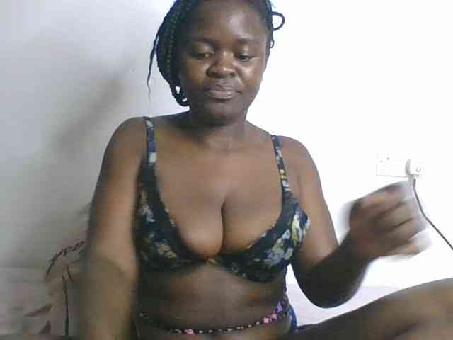Freaky-ebonie webcam