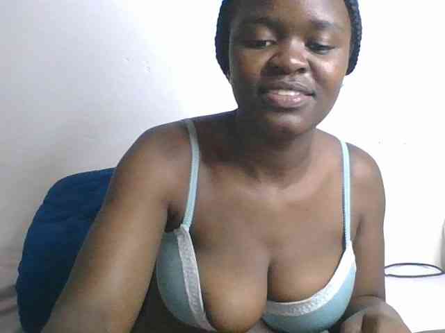 Freaky-ebonie webcam