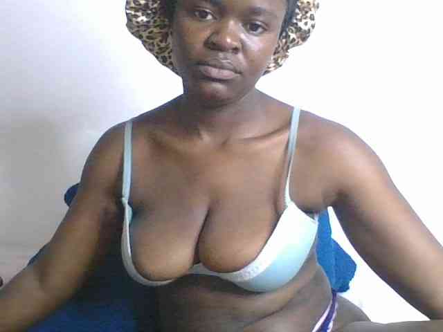 Freaky-ebonie webcam