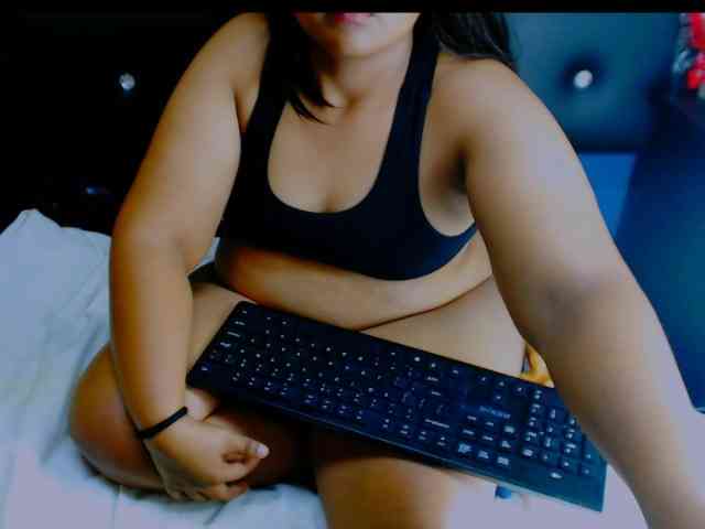 IndianFoxyXXX webcam