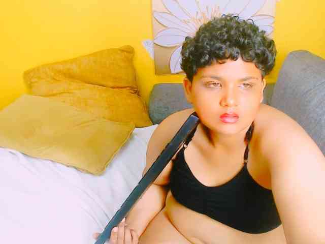 IndianFoxyXXX webcam