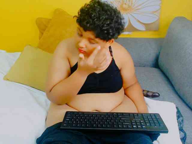 IndianFoxyXXX webcam