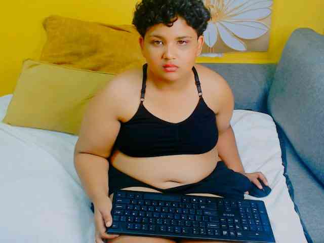 IndianFoxyXXX webcam