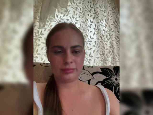 Essie-Kathrynne2114 webcam