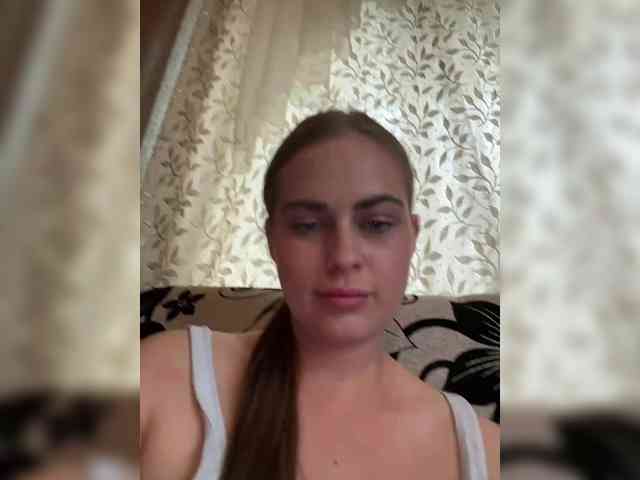 Essie-Kathrynne2114 webcam