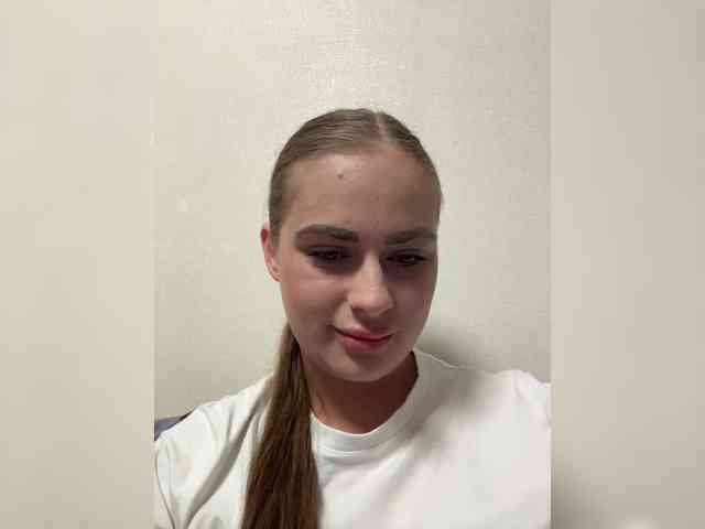 Essie-Kathrynne2114 webcam