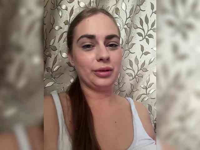 Essie-Kathrynne2114 webcam