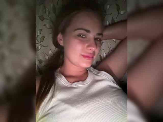 Essie-Kathrynne2... Live Webcam on BongaCams