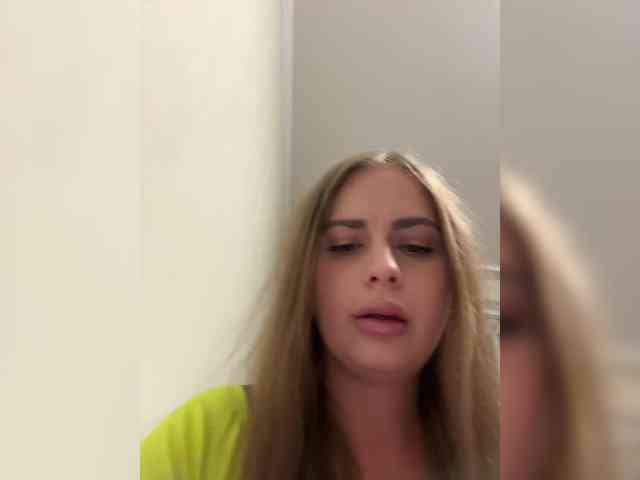 Essie-Kathrynne2114 webcam