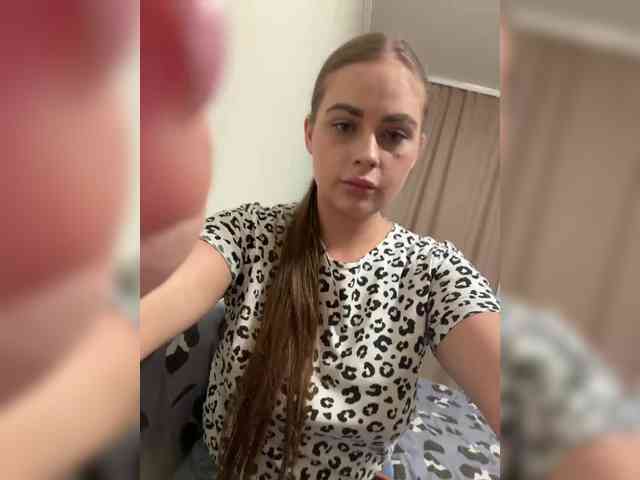 Essie-Kathrynne2114 webcam