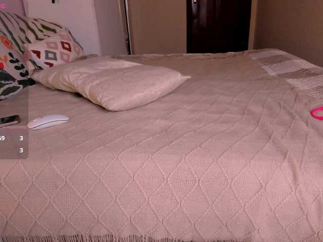 reyniri's BongaCams show and profile