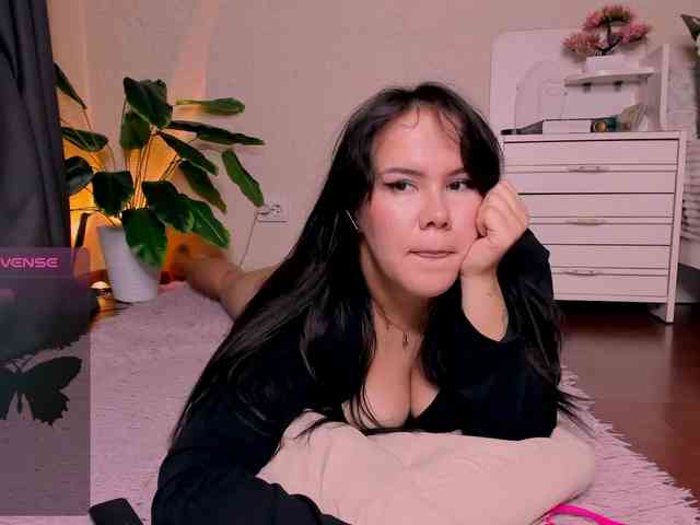 reyniri Live Webcam on BongaCams