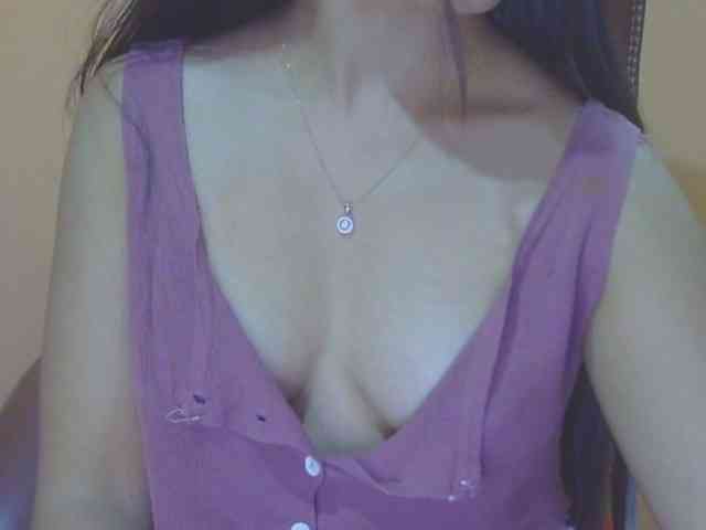 Cherry-bee Live Webcam on BongaCams