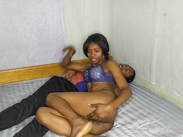 AmelieAndJames0919's BongaCams show and profile