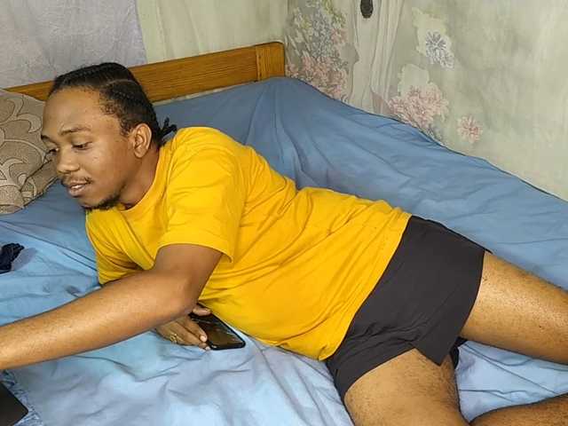 AmelieAndJames0919's BongaCams show and profile