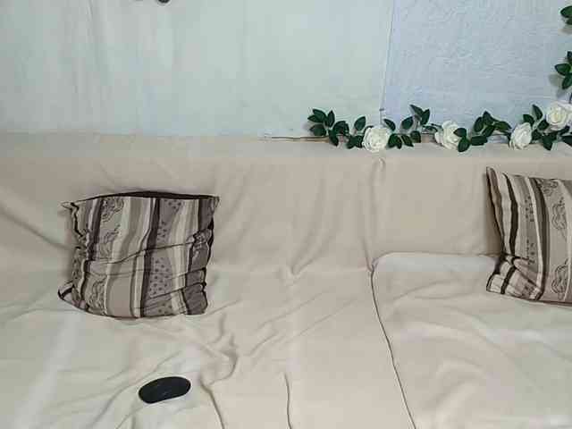 AmelieAndJames0919 webcam