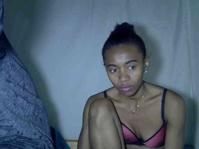 AmelieAndJames0919 webcam