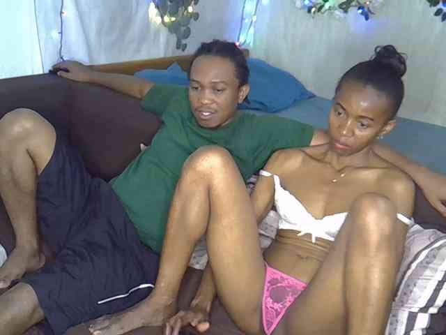 AmelieAndJames0919 webcam