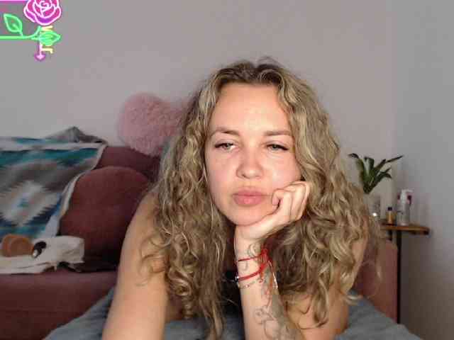 Sonyaxbelle webcam