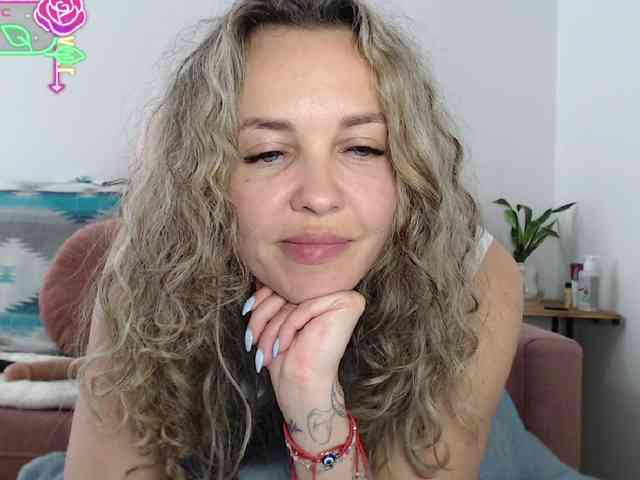 Sonyaxbelle webcam