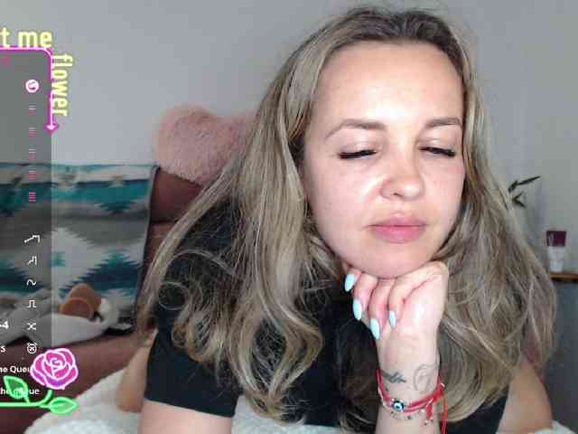 Sonyaxbelle webcam