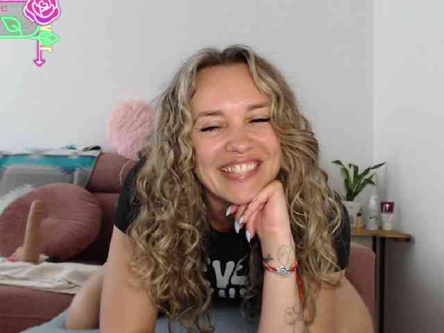 Sonyaxbelle webcam