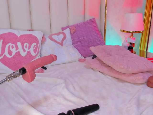 AriaJonnes's BongaCams show and profile