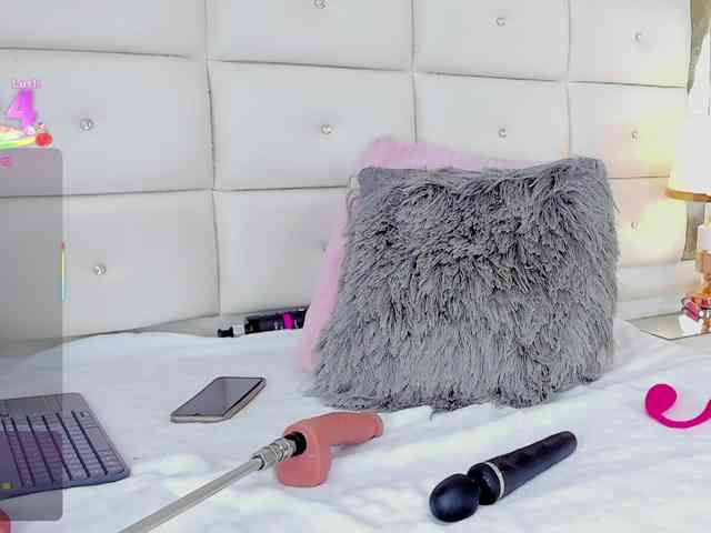AriaJonnes webcam