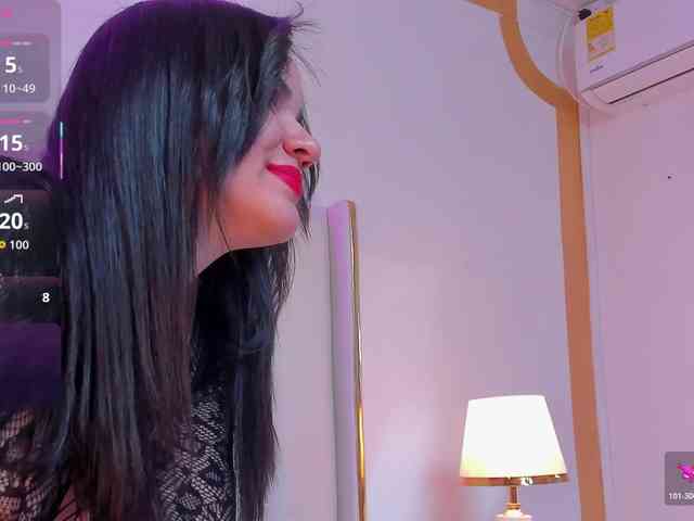 AriaJonnes webcam