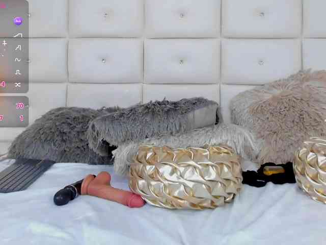 AriaJonnes webcam
