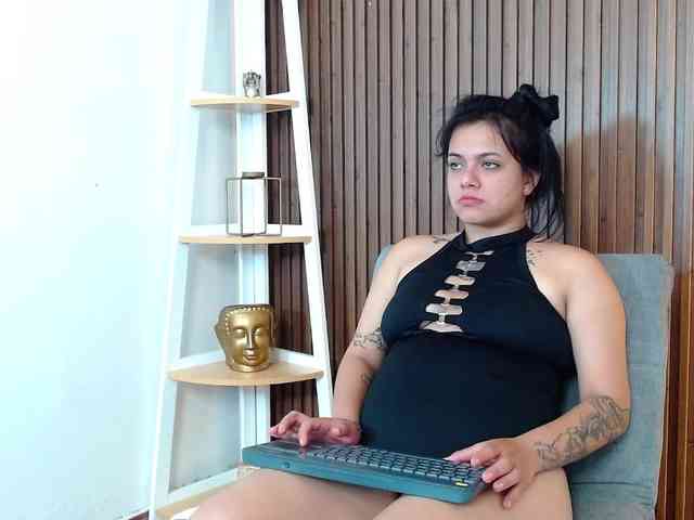 rihan-rouge webcam