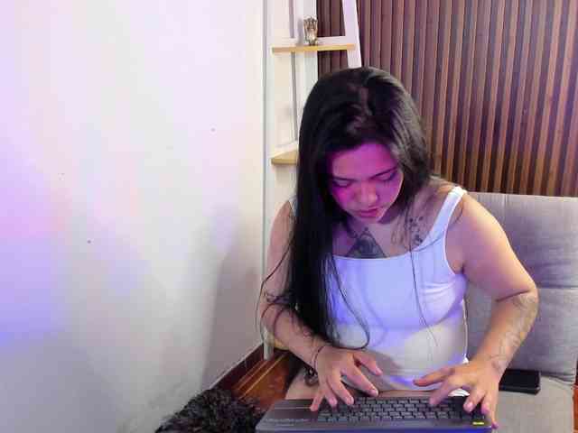 rihan-rouge webcam