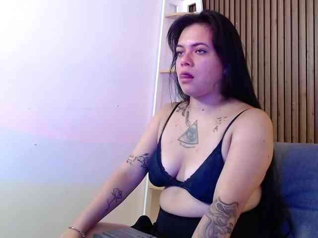 rihan-rouge webcam