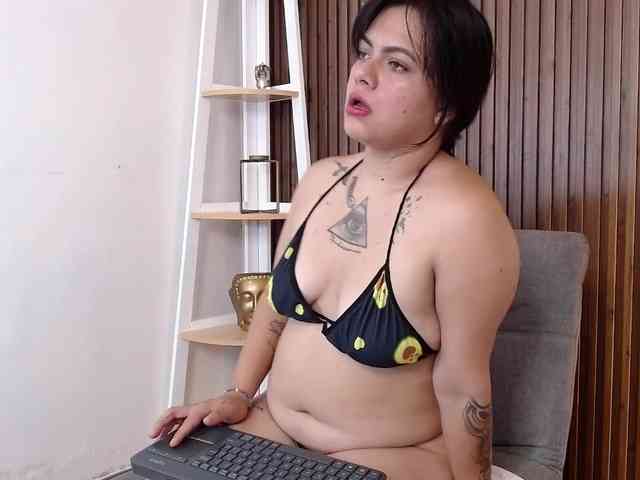 rihan-rouge webcam