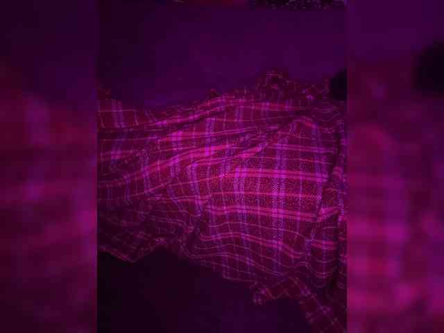 live strip chat Krissexia