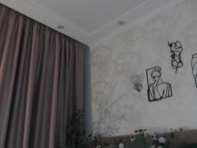 EmilyAngel's BongaCams show and profile