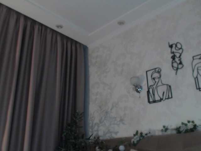 EmilyAngel's BongaCams show and profile