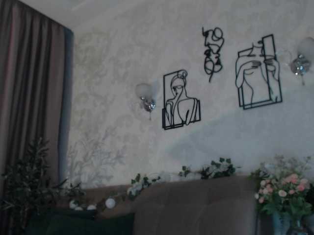 EmilyAngel's BongaCams show and profile