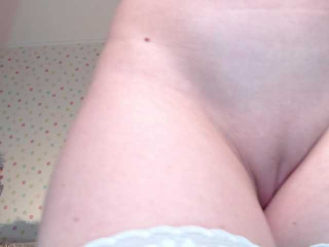 EmilyAngel's BongaCams show and profile