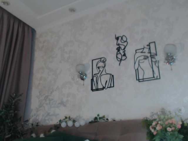 EmilyAngel's BongaCams show and profile