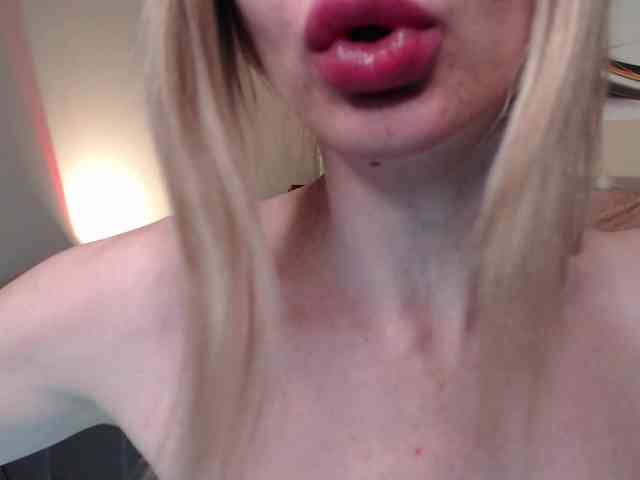 EmilyAngel webcam