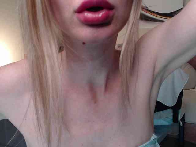 EmilyAngel webcam